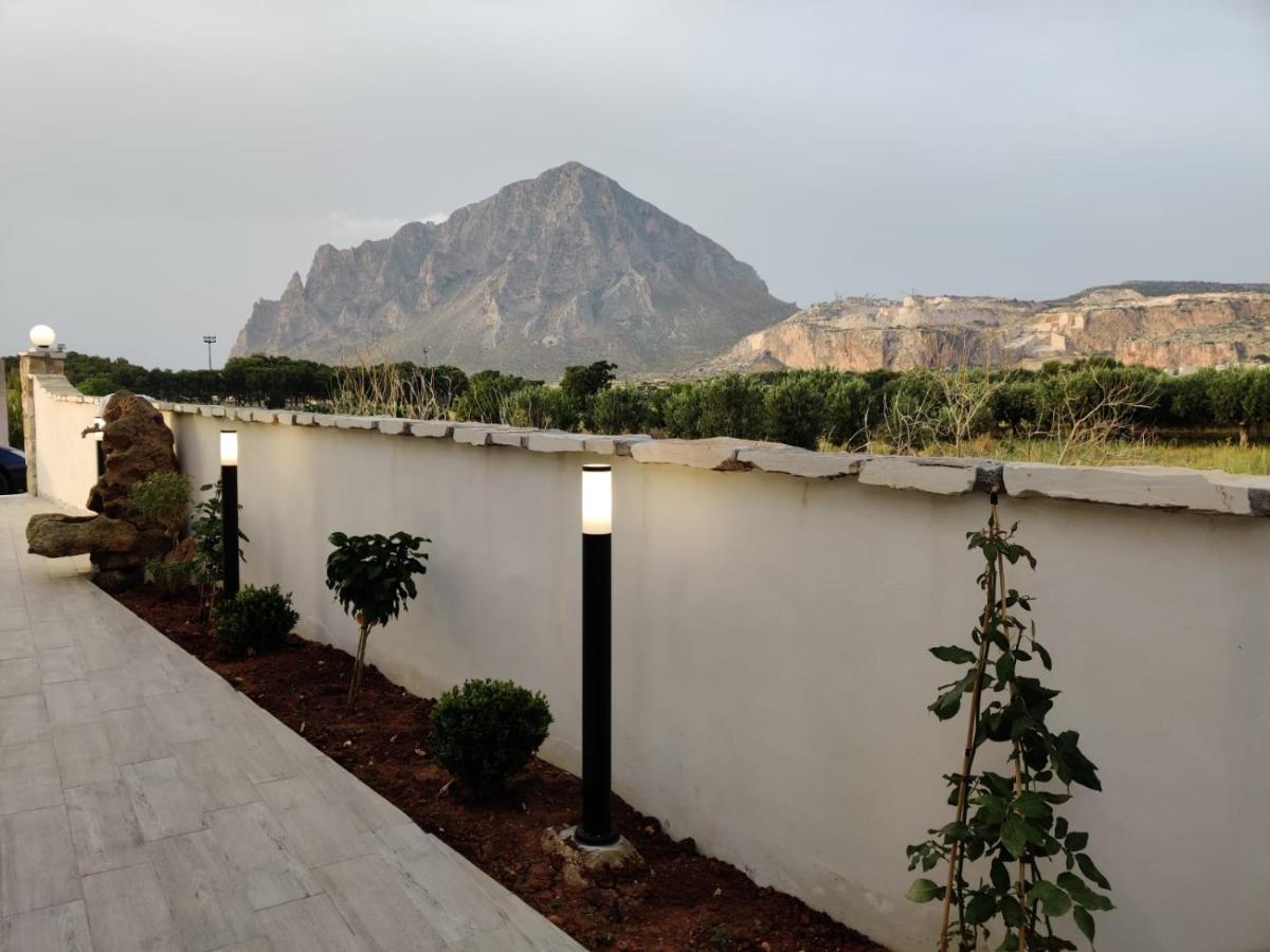Dove Sorge Il Sole Bed & Breakfast Custonaci Exterior foto